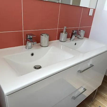 Villa Maison Avec Jardin Proche Piscine 5km Et étangs Nontron